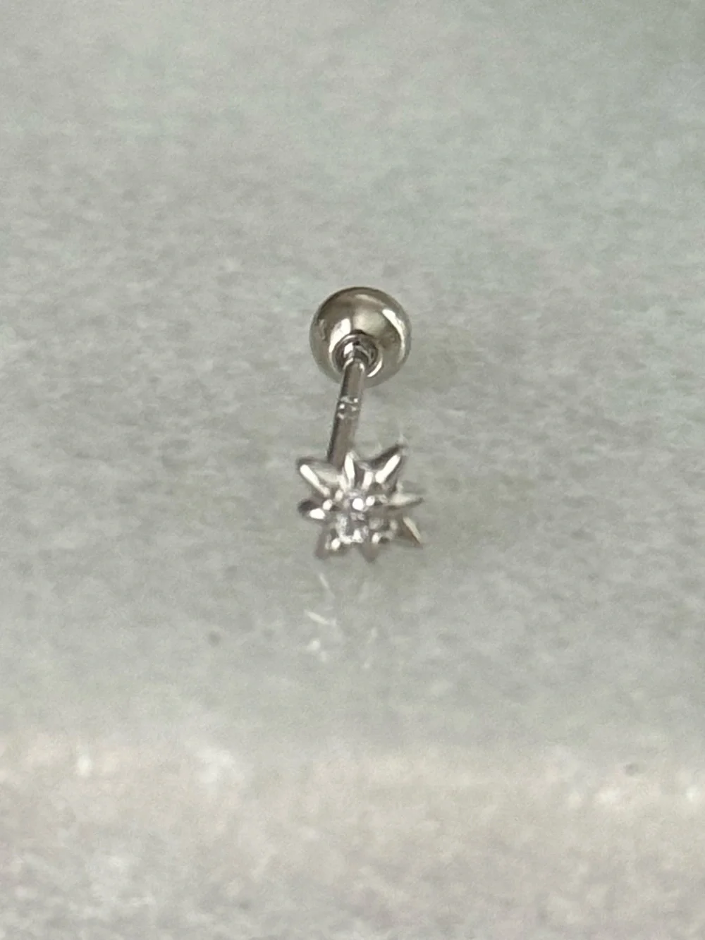 Silver Crystal Star Burst Cartilage Earring   Brand New
